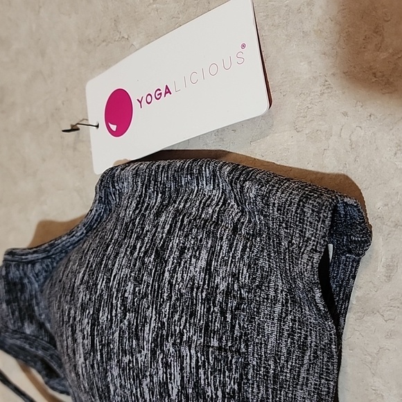 Yogalicious Sports Bra Size Small NWT - Picture 2 of 5